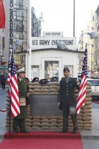Il posto di blocco Checkpoint Charlie