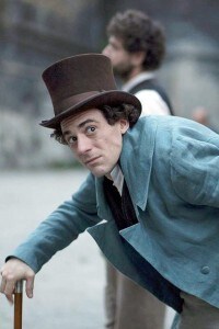 Elio Germano interpreta Giacomo Leopardi nel film di Martone