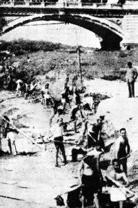 Roma 1943: ebrei del ghetto al lavoro sul fiume Tevere