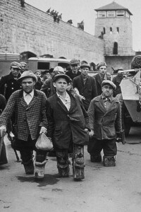 Alcune delle vittime del campo di concentramento di Mauthausen (Austria)
