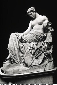 Scultura raffigurante la poetessa Saffo