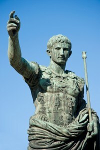 Statua raffigurante Ottaviano Augusto
