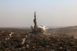 Una bomba sganciata da un aereo russo colpisce Aleppo