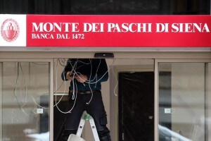 Una filiale della banca dei Monti dei Paschi di Siena