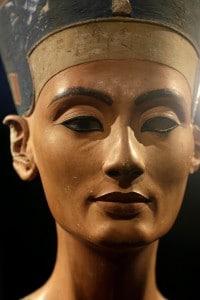 Busto di Nefertiti, matrigna di Tutankhamon