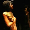 Statua del giovane faraone