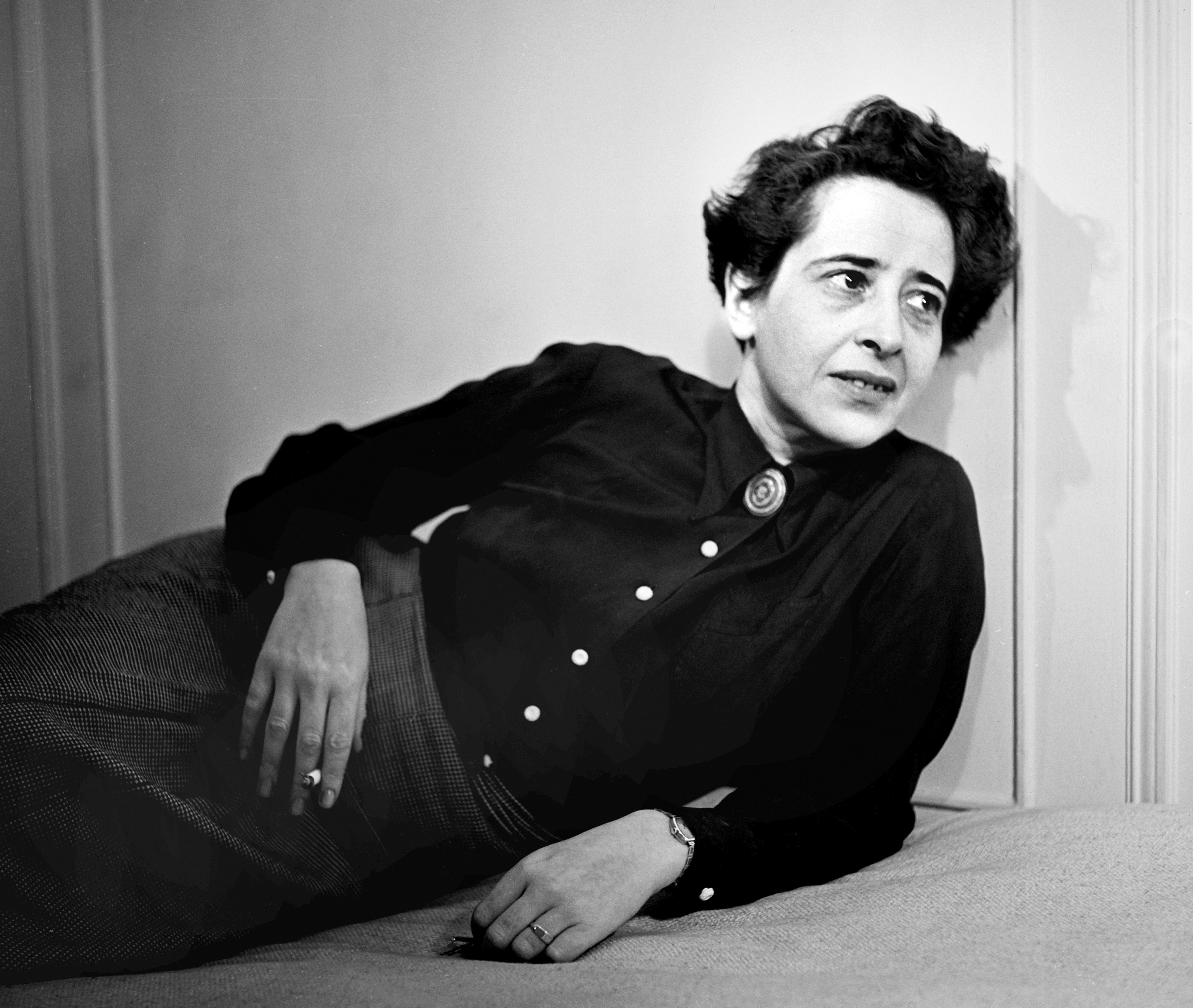 8 La banalità del male - Arendt  Filosofi & Diritto. Un podcast