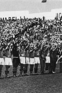 Il saluto fascista ai Mondiali del 1934 a Roma