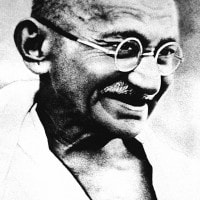 Mahatma Gandhi: biografia, pensiero e storia del teorico della non violenza