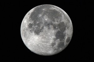 Foto della Luna in plenilunio