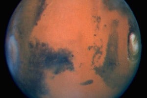 Una suggestiva immagine del pianeta Marte ripresa dal telescopio spaziale Hubble