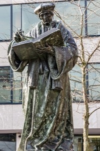 Statua di Erasmo da Rotterdam
