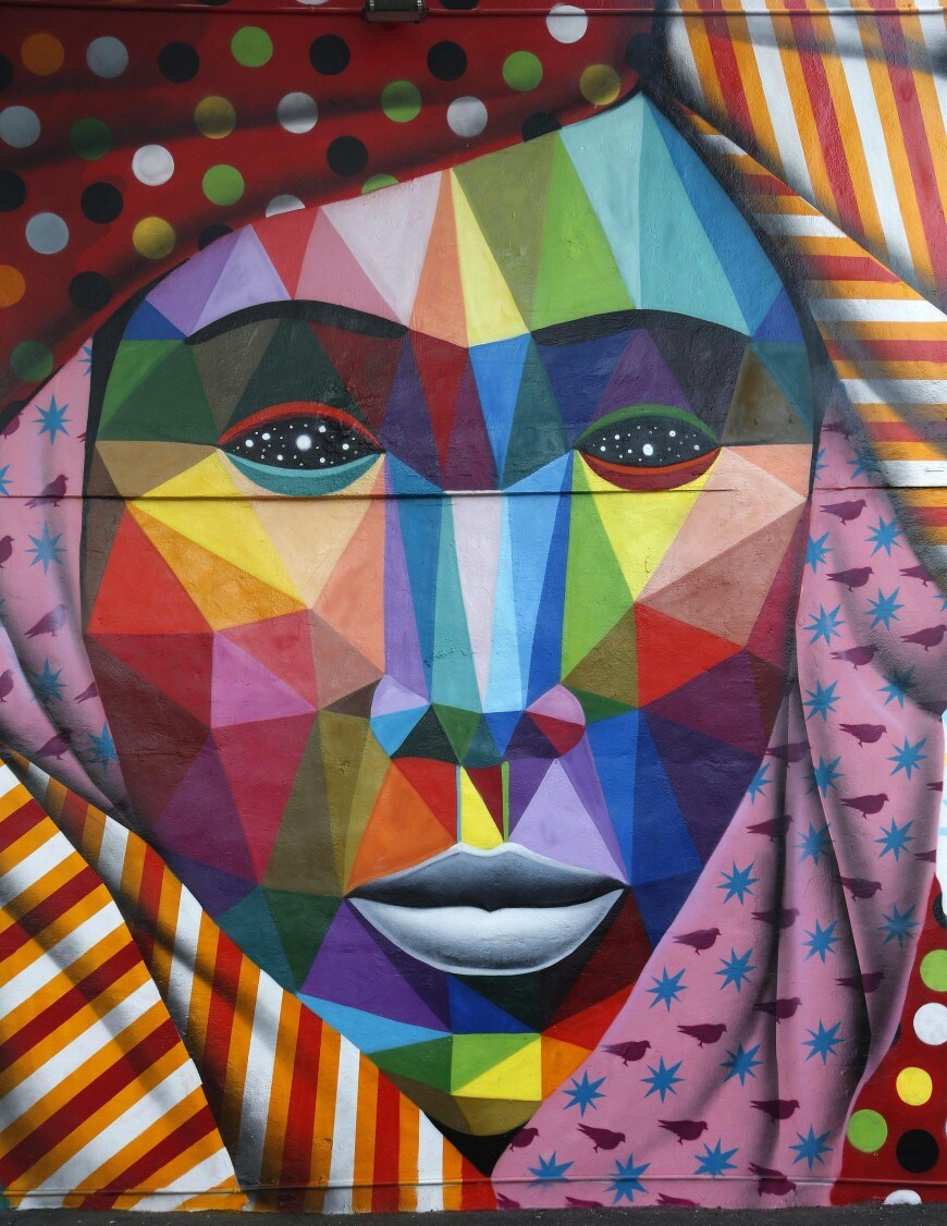 Murale dello street artist Okuda