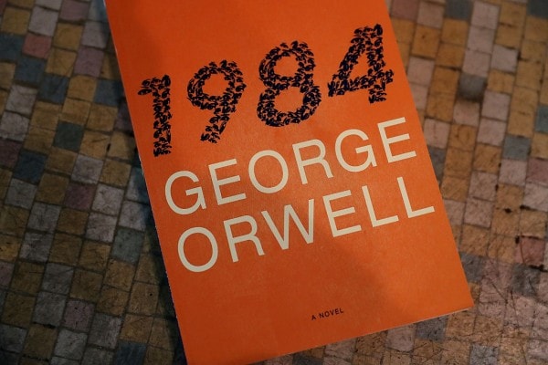 Orwell, biografia e riassunto delle opere principali | Video