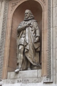 Statua di Francesco Bacone
