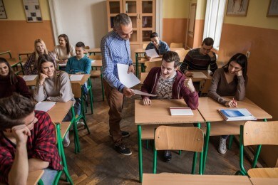 Tracce Seconda Prova Maturità 2019: Tacito e Plutarco al Classico. Soluzioni e traduzione versione live latino e greco, fisica e matematica