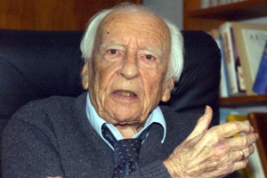 Il filosofo tedesco Hans-Georg Gadamer in un'intervista nella sua casa di Heidelberg, il 6 febbraio del 2002