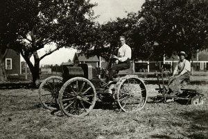 Henry Ford e il suo primo veicolo agricolo, 1907