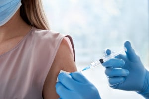 Verso l'obbligo di vaccino per il personale scolastico entro la riapertura delle scuole a settembre
