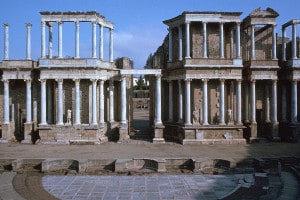 Il teatro romano di Merida in Spagna, costruito quando fu fondata la città di Augustae Merida, per i veterani delle guerre iberiche. Divenne la capitale della Lusitania