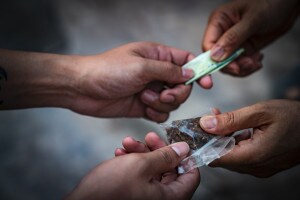 Quali sono le caratteristiche e gli effetti della droga?