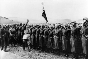 Benito Mussolini ispeziona la divisione della Fanteria Sassari