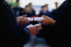 Riscatto gratuito della laurea: parere positivo dell'INPS