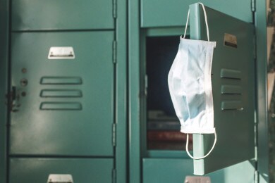Mascherine, stop all'obbligo con il 90% di immunizzati