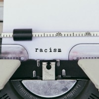 Tema sul razzismo: cos'è, cause e conseguenze