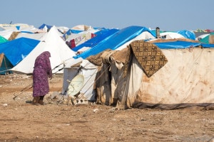 Donna siriana in un campo per sfollati di Atmeh, Siria