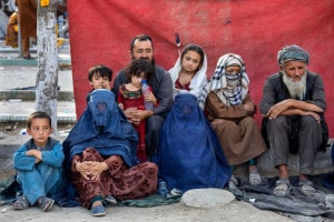Sfollati afgani nel Shahr-e Naw Park. Il 12 agosto 2021 a Kabul, in Afghanistan