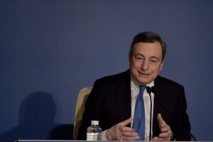 Il premier Draghi nel corso della conferenza stampa di fine anno