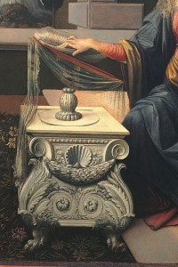 Annunciazione di Leonardo, particolare dell'altare marmoreo