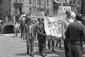 Manifestazione studentesca contro la Biennale. Venezia, 1968