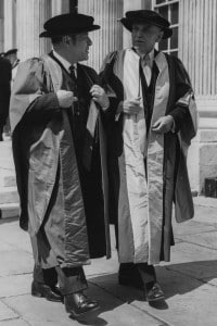 Mario Praz a sinistra e d il fisico Otto Hahn