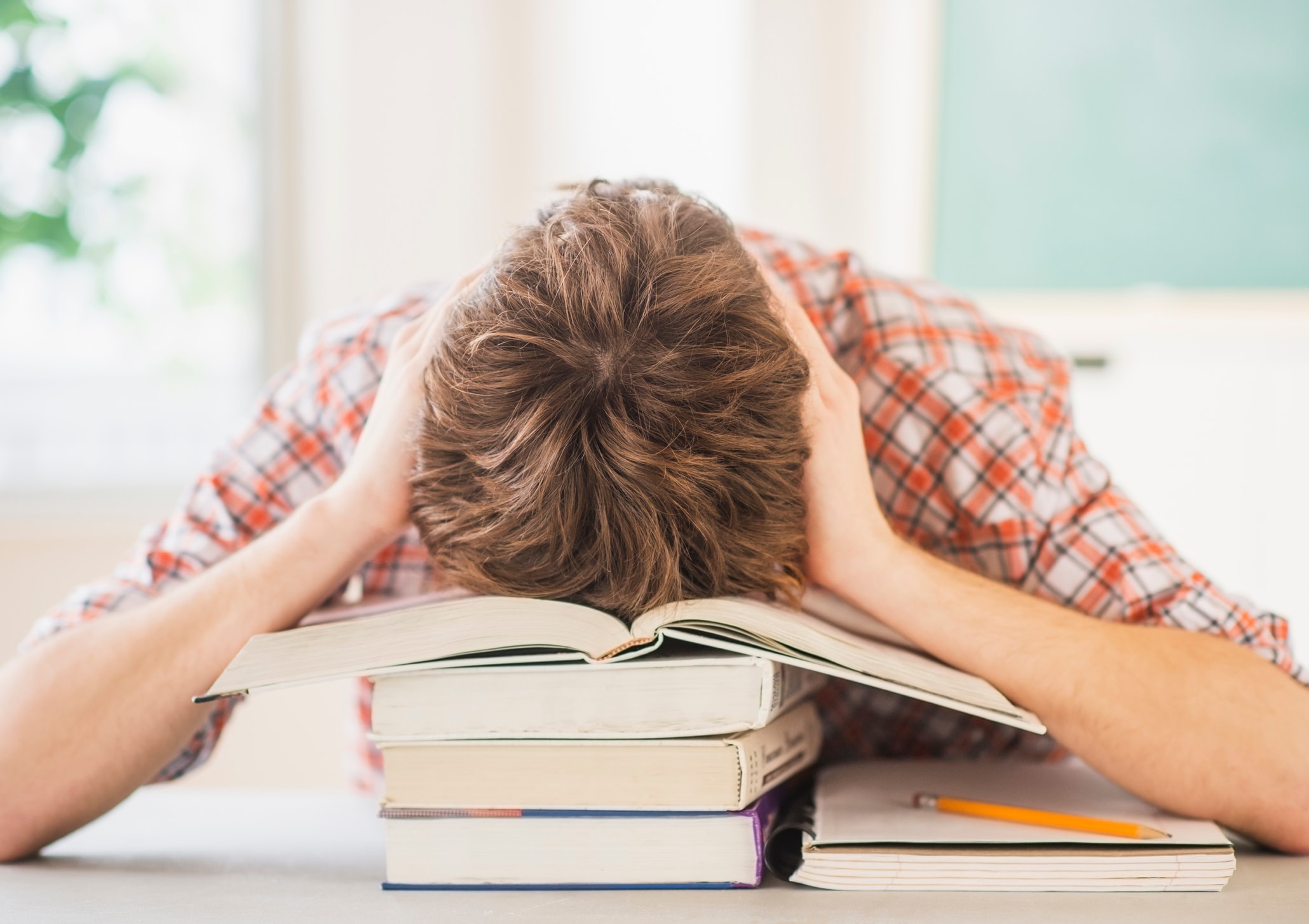 Устал читать. Стресс подростки. Трудности в учебе. Стресс на учебе. Стресс у студентов.