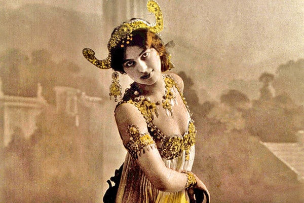 Mata Hari: storia e biografia della danzatrice che fu agente segreto nella Prima guerra mondiale