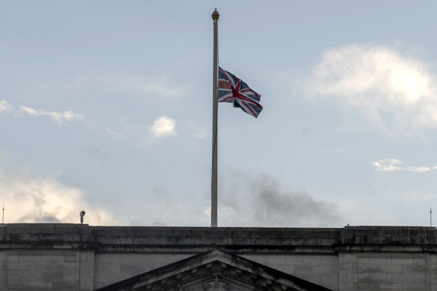 Morte Regina Elisabetta II: la Union Jack