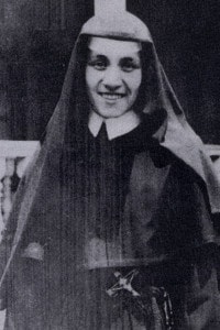 Madre Teresa di Calcutta dalle suore di Loreto, 1930 circa
