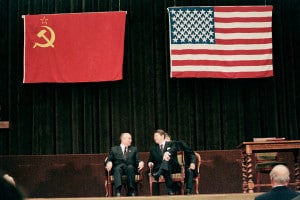  Mikhail Gorbachev e Ronald Reagan