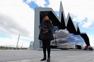 Zaha Hadid al Riverside Museum, il suo primo grande lavoro nel Regno Unito. Il 9 giugno 2011 a Glasgow