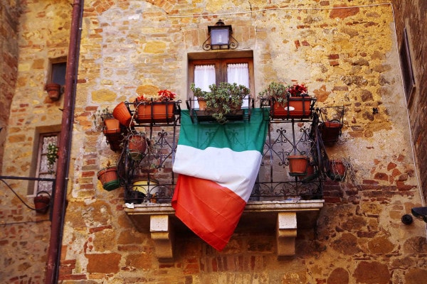 Bandiera italiana: storia e significato del tricolore