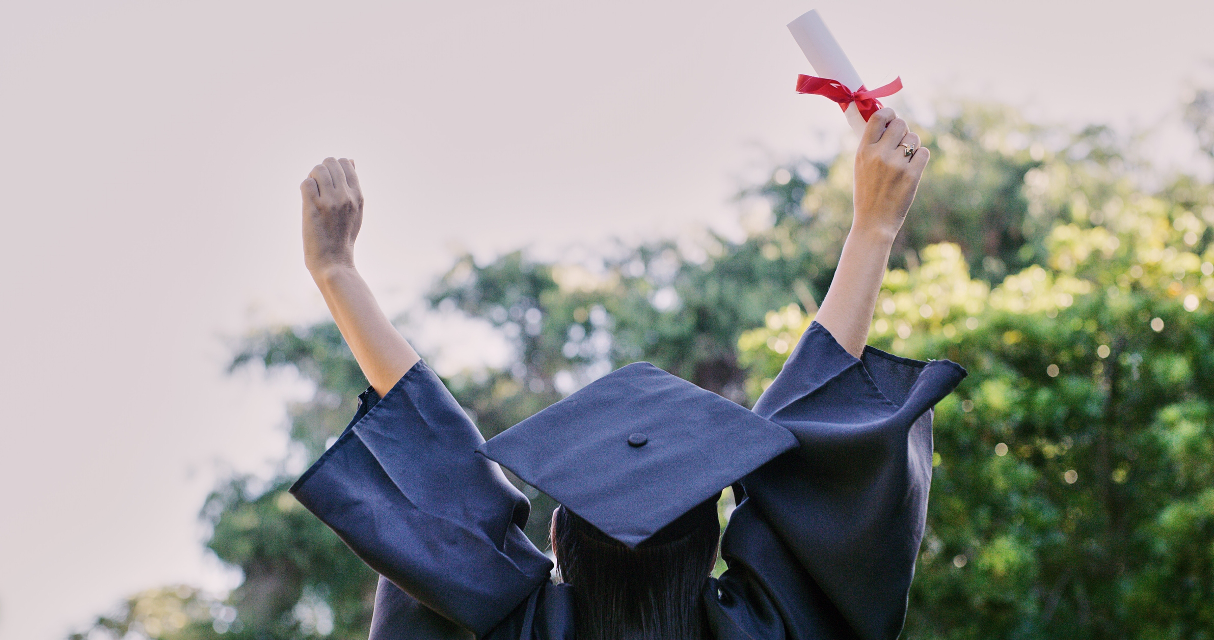Classe Del 2025 Scrto In Oro Con Un Cappuccio Di Laurea Che Simboleggia Il Prossimo Anno Di Laurea, Cazione, Classe Del 2025 Quot, Scrto In Oro Con Un Cappuccio Di Laurea Immagine