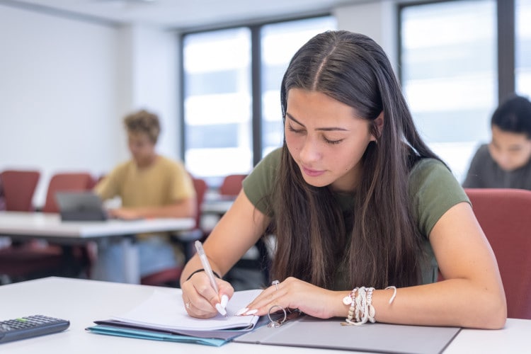 Come entrare alla LIUC - Università Carlo Cattaneo: test, media e costo