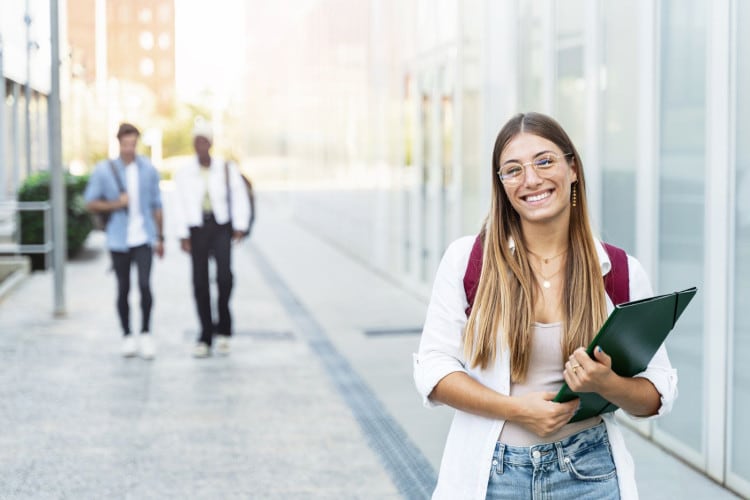 Borse di studio per universitari e laureati: quelle che scadono a marzo