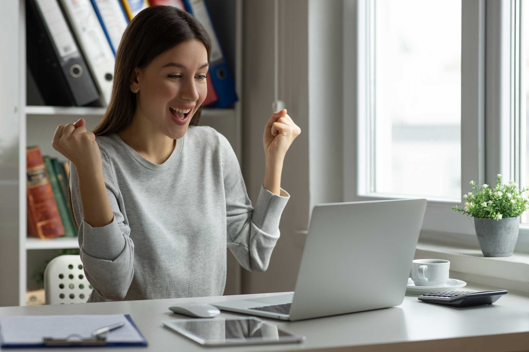 Borsa Di Studio Laureati 110 E Lode Borse di studio per studenti meritevoli fino a un massimo di 2.000 euro