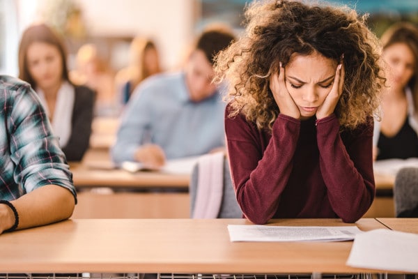 Prima prova maturità 2025, tracce e temi: analisi del testo, tema  argomentativo e tema di attualità. Segui la diretta live | Studenti.it